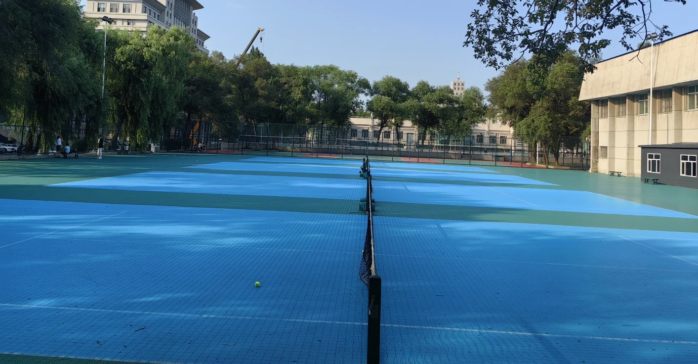 pickleball court flooring