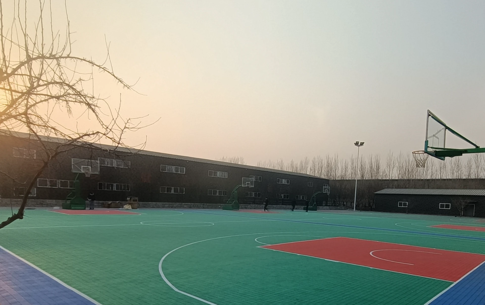 Best Basketball Court Flooring Materials   Durable Indoor & Outdoor Surfaces
